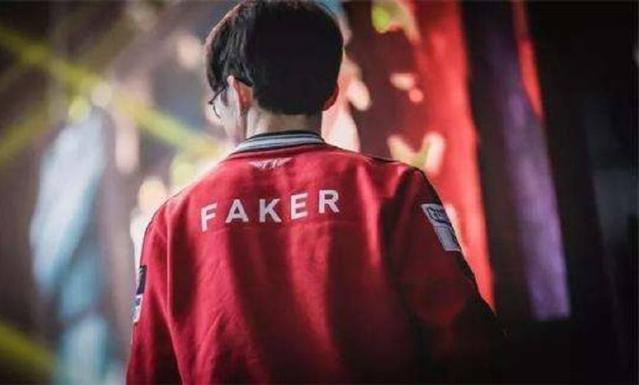 LPL春季赛今日首发名单：Jay迎战Rookie JackeyLove对上Lwx